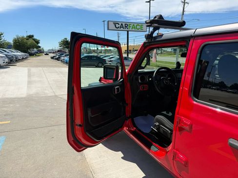 Used 2019 Jeep Wrangler Unlimited Sport AWD/4WD image 18