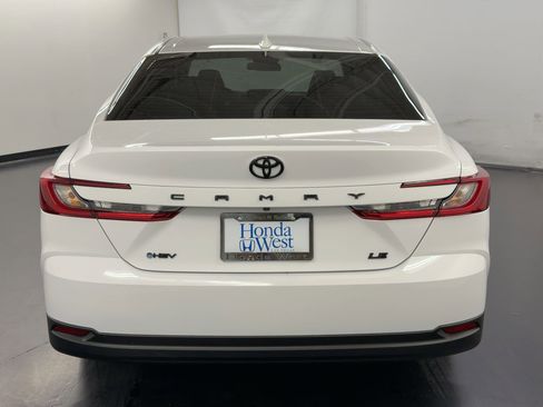 Used 2026 Toyota Camry LE image 10
