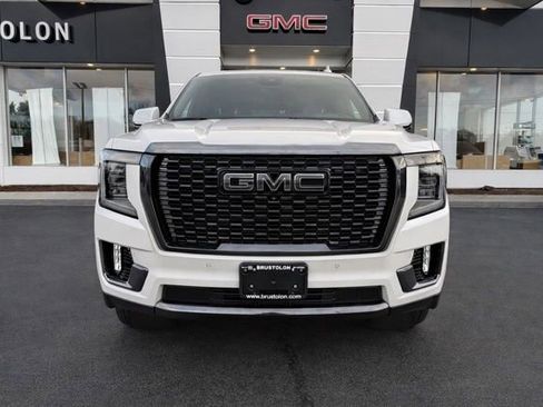 Used 2023 GMC Yukon Denali Ultimate AWD/4WD image 5