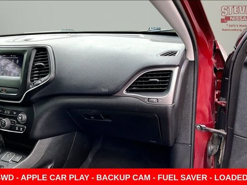 Used 2019 Jeep Cherokee Latitude Plus AWD/4WD image 25