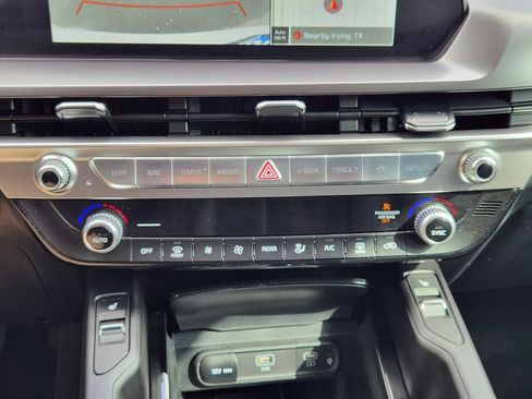 Used 2025 Kia Telluride S image 17