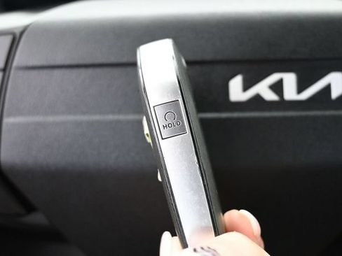 Used 2025 Kia K4 FWD image 33