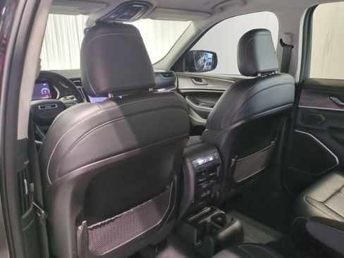 Used 2022 Jeep Grand Cherokee L Limited image 16