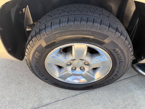 Used 2007 GMC Yukon XL Denali AWD/4WD image 8