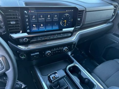 Used 2023 Chevrolet Silverado 1500 RST AWD/4WD image 15