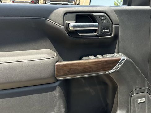 Used 2019 GMC Sierra 1500 SLT RWD image 25