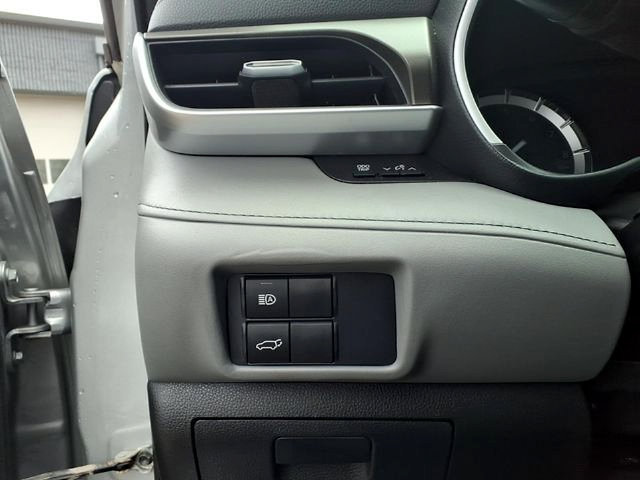 Used 2021 Toyota Highlander XLE AWD/4WD image 15