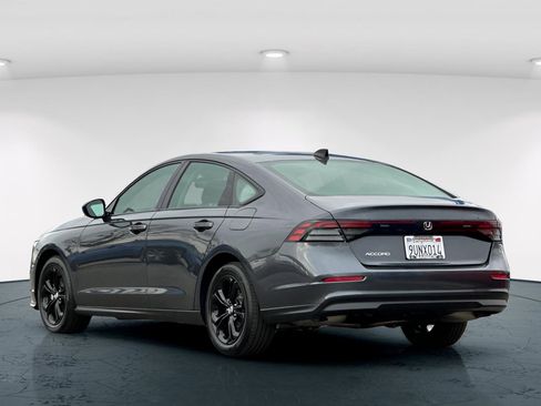 Certified 2025 Honda Accord SE image 4