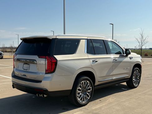 Used 2023 GMC Yukon Denali Ultimate image 7