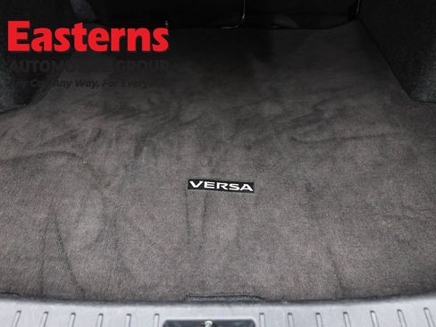 Used 2023 Nissan Versa SV FWD image 9