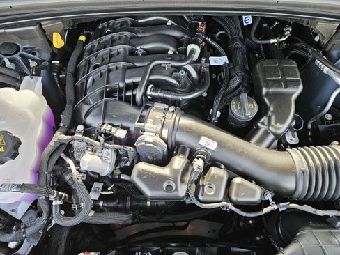 New 2025 Jeep Grand Cherokee L Laredo image 27