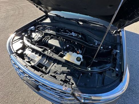 Used 2023 Ford Explorer Limited image 32