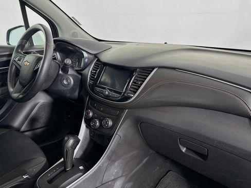 Used 2021 Chevrolet Trax LS w/ Tint and Cruise Package FWD image 28