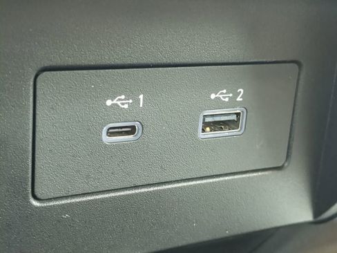 Used 2024 Nissan Titan SV w/ SV Convenience Package image 22