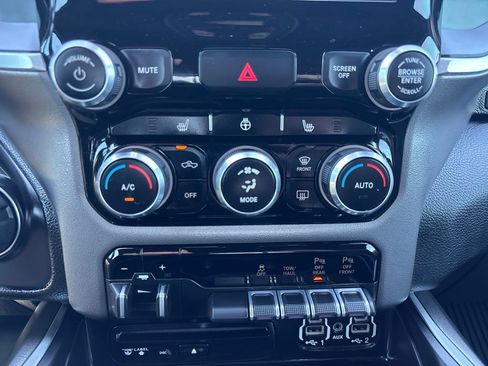 Used 2019 RAM 1500 Big Horn AWD/4WD image 28