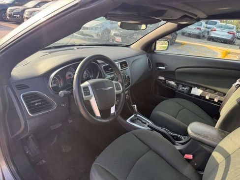 Used 2012 Chrysler 200 Touring image 7