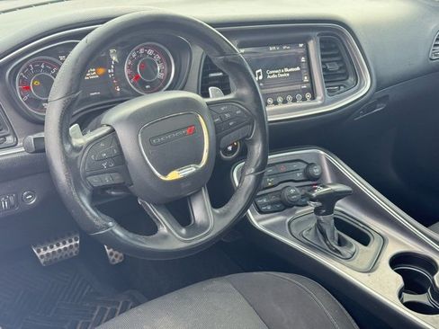 Used 2016 Dodge Challenger R/T image 10