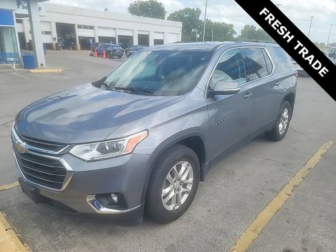 Used 2020 Chevrolet Traverse LT w/ Driver Confidence II Package AWD/4WD image 2