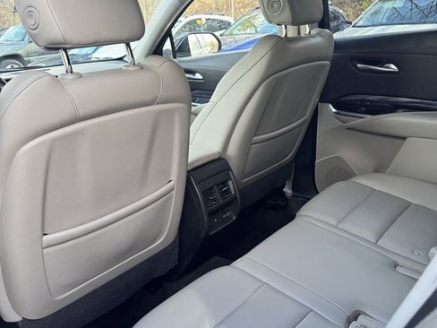 Certified 2023 Cadillac XT4 Luxury w/ Cold Weather Package image 10