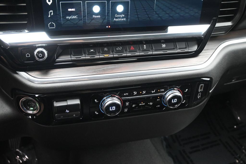 Used 2025 GMC Sierra 1500 SLT AWD/4WD image 19