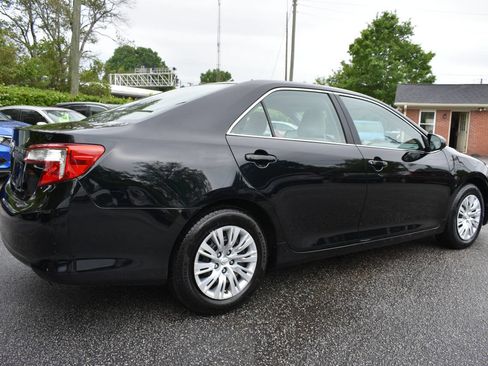 Used 2014 Toyota Camry FWD image 3