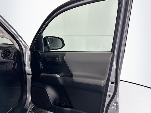 Used 2019 Toyota Tacoma SR5 RWD image 29