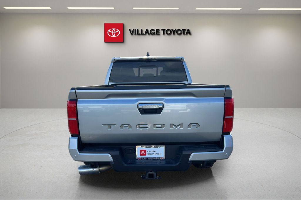 Used 2024 Toyota Tacoma Limited w/ Limited Package (LT) AWD/4WD image 4