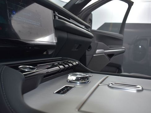 New 2025 Lincoln Navigator L Reserve w/ Jet Appearance Package image 19