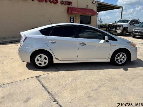 Used 2011 Toyota Prius Four w/ Navigation Pkg FWD image 8