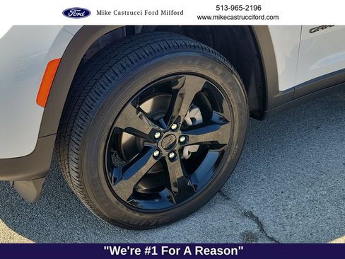 Used 2024 Jeep Grand Cherokee Altitude AWD/4WD image 9
