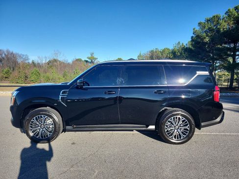 Used 2025 Nissan Armada Platinum image 2