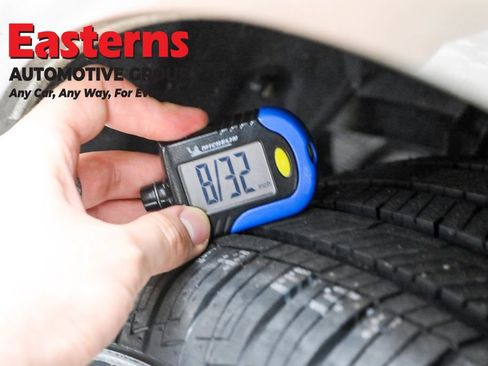 Used 2023 Toyota Venza Limited image 25