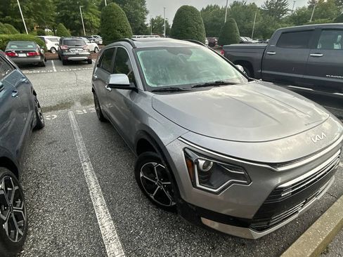 Used 2023 Kia Niro FWD image 11