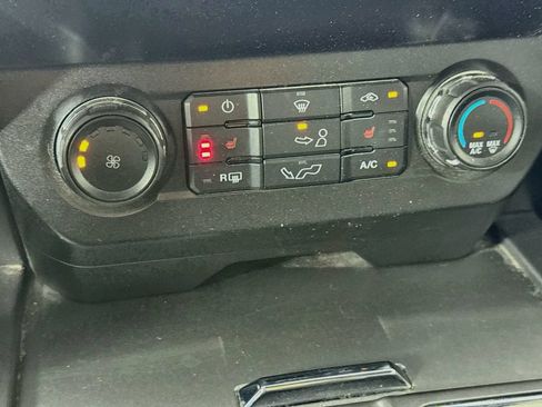 Used 2019 Ford F150 XLT w/ Equipment Group 302A Luxury AWD/4WD image 17