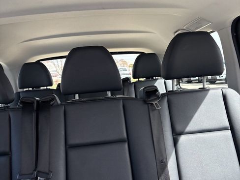 Used 2023 Mercedes-Benz Metris Passenger image 11