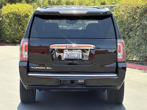Used 2016 GMC Yukon XL Denali AWD/4WD image 6