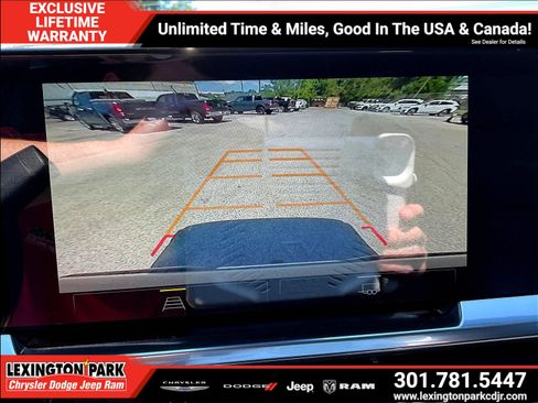 Used 2022 Chevrolet Silverado 1500 LT AWD/4WD image 15
