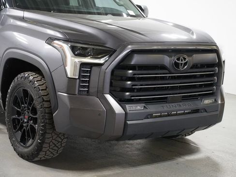 Used 2022 Toyota Tundra SR5 w/ Convenience Package image 4