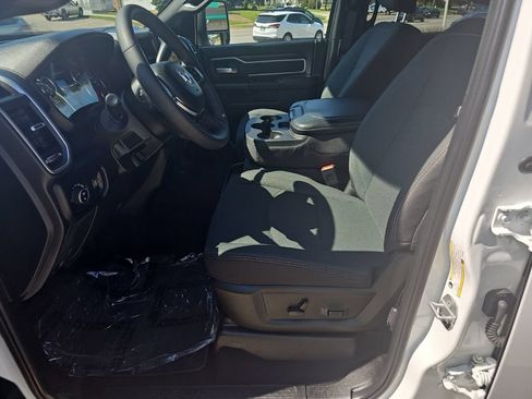 Used 2026 RAM 2500 Big Horn AWD/4WD image 2