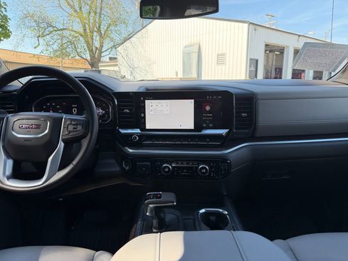 Used 2025 GMC Sierra 1500 SLT w/ SLT Premium Plus Package image 18