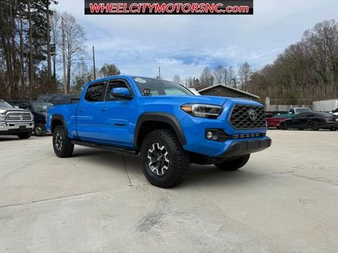 Used 2020 Toyota Tacoma TRD Off-Road w/ Technology Package image 1