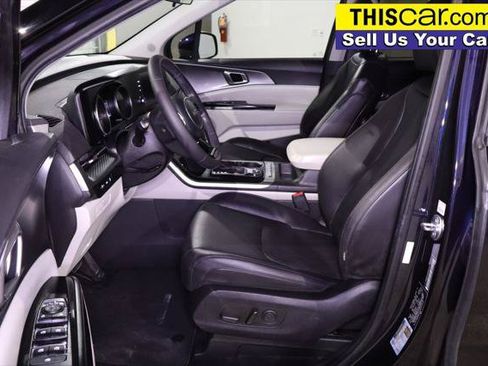 Used 2024 Kia Carnival LX FWD image 25