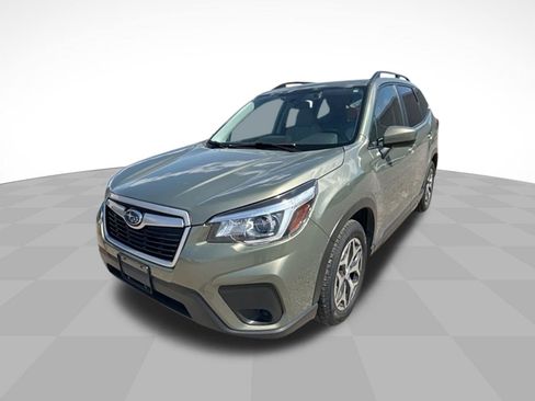 Used 2020 Subaru Forester Premium image 2