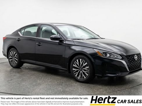 Used 2025 Nissan Altima 2.5 SV FWD image 1