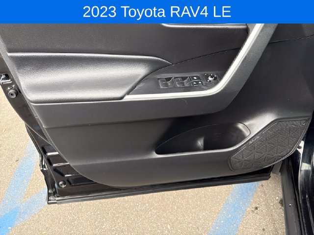Used 2023 Toyota RAV4 LE AWD/4WD image 10