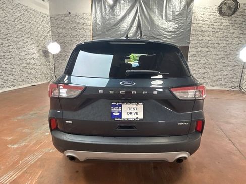 Used 2022 Ford Escape SE w/ Cold Weather Package AWD/4WD image 6