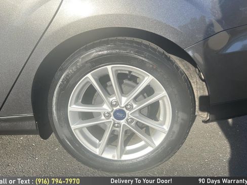 Used 2015 Ford Focus SE FWD image 9