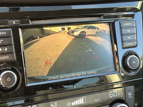 Certified 2018 Nissan Rogue SV image 8