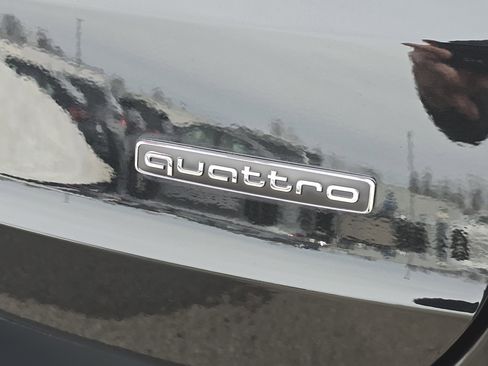 Used 2025 Audi Q3 2.0T Premium w/ Convenience Package image 11