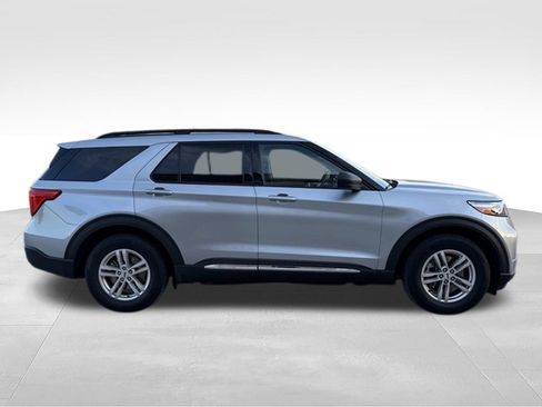 Used 2022 Ford Explorer XLT RWD image 6
